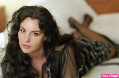 Monica Bellucci [ monica-bellucci ] - Halloween movies & chill? 🤤😏