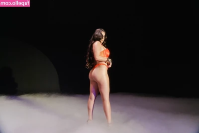 Lauren Jauregui [ lauren-jauregui ] - Who s ready for Christmas