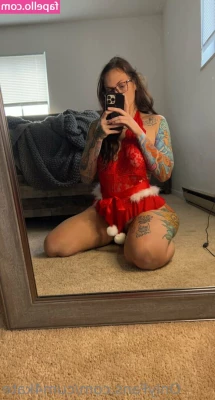 cum4kate [ cum4kate-1 ] - Llegaron a su meta 😍🖤 jaja 210 y continuó con el set 😍🖤