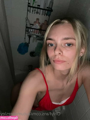 autumnpresley - Look how  gldn mvsk indulge in my sweet pussy  I love the POV and all
