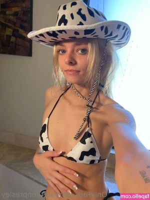 autumnpresley - Made those damn waffles