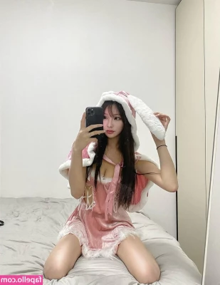Grace Kim [ grace-kim ] - Fuzzy bear tummy   you like
