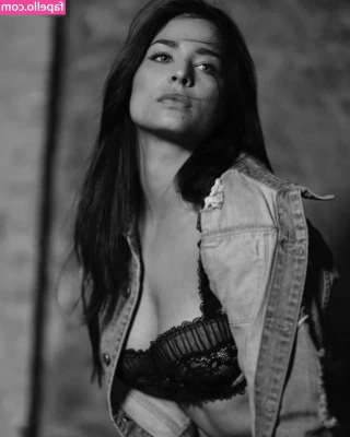 Amira Pocher [ amira-pocher ] - Any helpers?