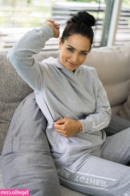 Amira Pocher [ amira-pocher ] - I like it from behind