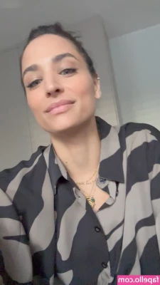 Amira Pocher [ amira-pocher ] - Goof morning I am hungover 😖😖😖