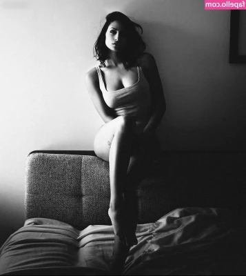 Amira Pocher [ amira-pocher ] - Run ice cubes down my nipples