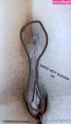 vibewithmommy [ vibewithmommy-12 ] - Butt pic