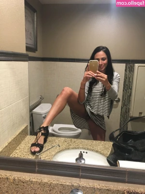 Ariella Ferrera [ ariella-ferrera ] - My pussy it’s so soft and tight, can you stretch it out? 👅