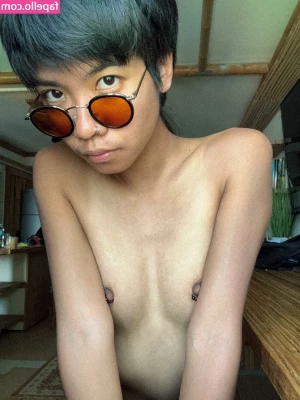 Miaku - Thought we'd start with my natural chavy look I am day to day, heard