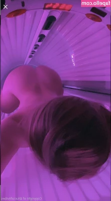 luciafitvibes - SPANK MY PUSSY🥂🥂🥂🥂 RAGAZZI SCUSATE LA MIA ASSENZA MA MI