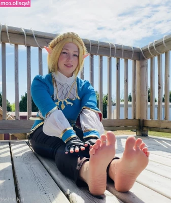 ZeldaHyrule - Clip from video of my stroking my bush
