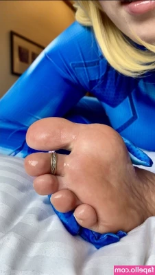 ZeldaHyrule - Titties