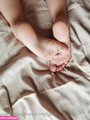 misstinyfeets - Work your way down my body for a special surprise.