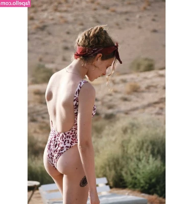 Shira Haas [ shira-haas ] - pussy pantyline