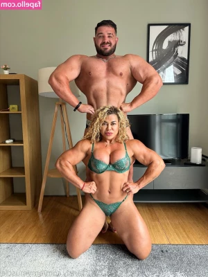 Amymuscle [ amymuscle-8 ] - send me a lil tip for some new kicks 👟