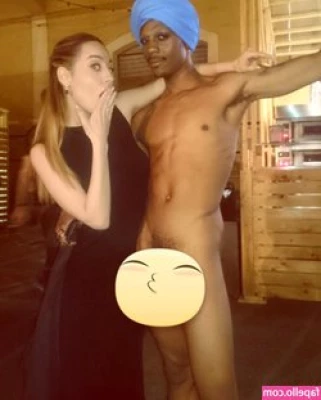 Paola Saulino [ paola-saulino ] - Your hands belong on this ass