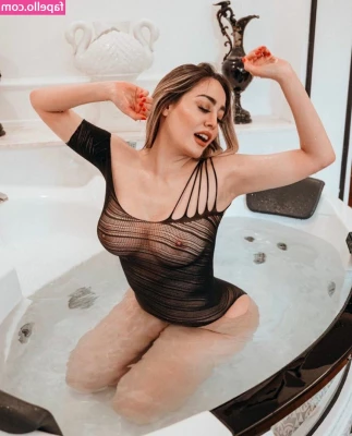 Paola Saulino [ paola-saulino ] - Do you like what you're seeing, daddy?? Do i turn you on? Im online