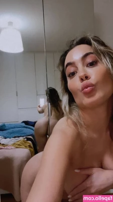 Paola Saulino [ paola-saulino ] - Best view to get out of the shower  He sure is lucky