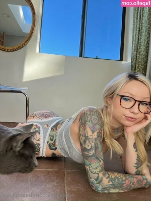 baesuicide - Who's hungry?