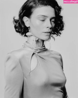 Harriet Herbig-Matten [ harriet-herbig-matten ] - How I look in the morning