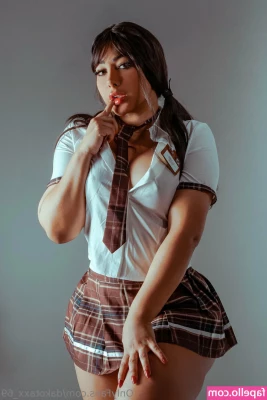dakotaxx_69 [ dakotaxx-69 ] - Taking boxers off