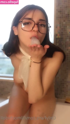 Mochidolll [ mochidolll-1 ] - which pair of lips are ya kissing first?! 🥺  sowwiesss I haven’t