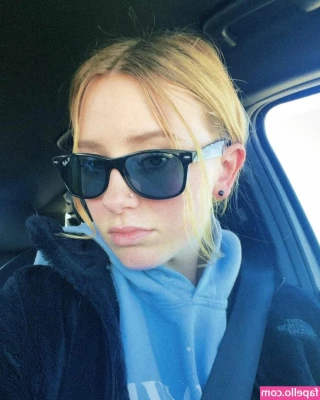 Audra Miller [ audra-miller ] - Bored
