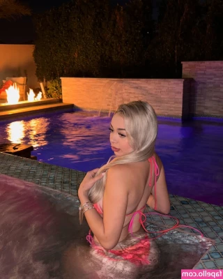 britneyyyofficial - Drink it 💧