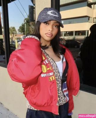 Jodie Woods [ jodie-woods ] - Late to jump on the craze- tell me what you want to see and I ll give