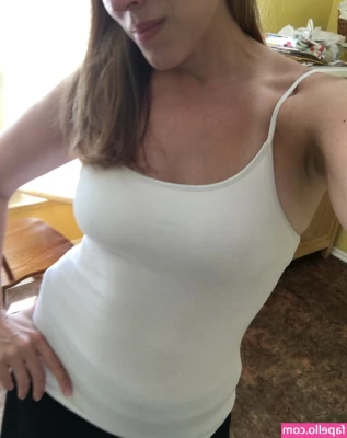 Emily Sequoia [ emily-sequoia ] - Desperately need to cum   And it s Fuck me Friday   Who s up for vid
