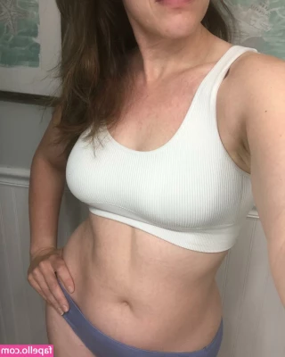 Emily Sequoia [ emily-sequoia ] - A couple Halloween treats for you    A little touching myself in my