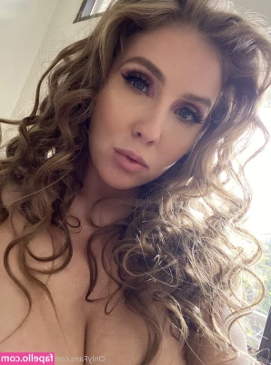 Lena Paul [ lena-paul ] - Happy Monday time to rise and shine now say good morning back☺️!