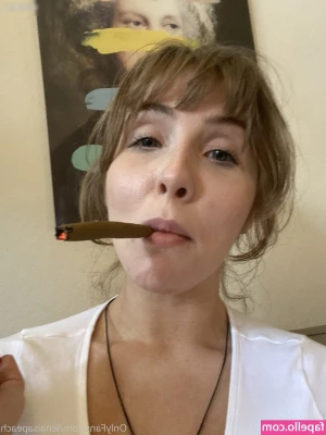 Lena Paul [ lena-paul ] - It was a lovely sunny day yesterday so I decided to strip out of my