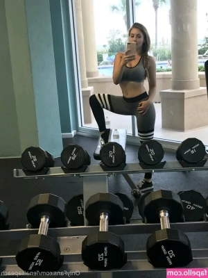 Lena Paul [ lena-paul ] - 100 fans  what sexy thing should i do for y all  twerking video