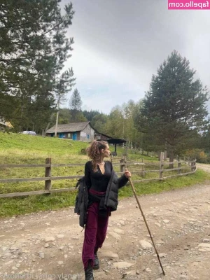 LittleRoxy - I ve been working a lot lately but sometimes its good to put my feet