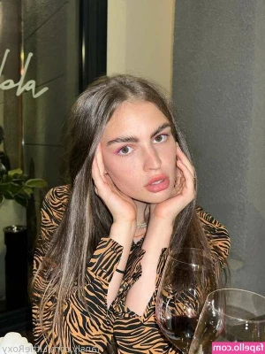 LittleRoxy - my feet in heels