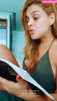 Paloma Bernardi [ paloma-bernardi ] - can you guess what im doing ?