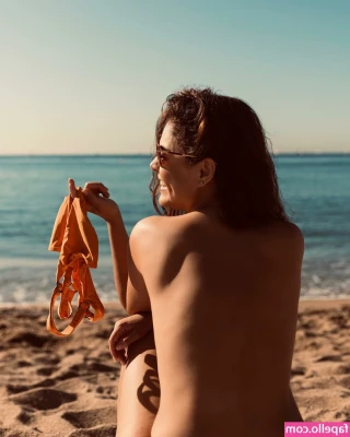 Paloma Bernardi [ paloma-bernardi ] - Posting this here first because I love you guys  I was setting up my
