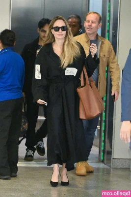 Angelina Jolie [ angelina-jolie ] - Every day I push the envelope a liiiiiiiiiiittle further 🙈