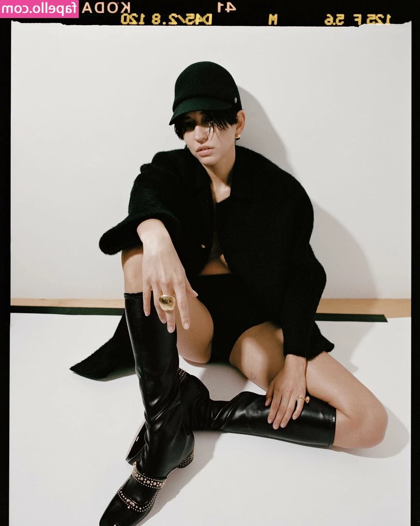 Sonoya Mizuno [ sonoya-mizuno ] - If you want to take off my panties  please write to me  I enjoy the