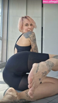 grace_thebiiigtits [ grace-thebiiigtits ] - Want to see me cum