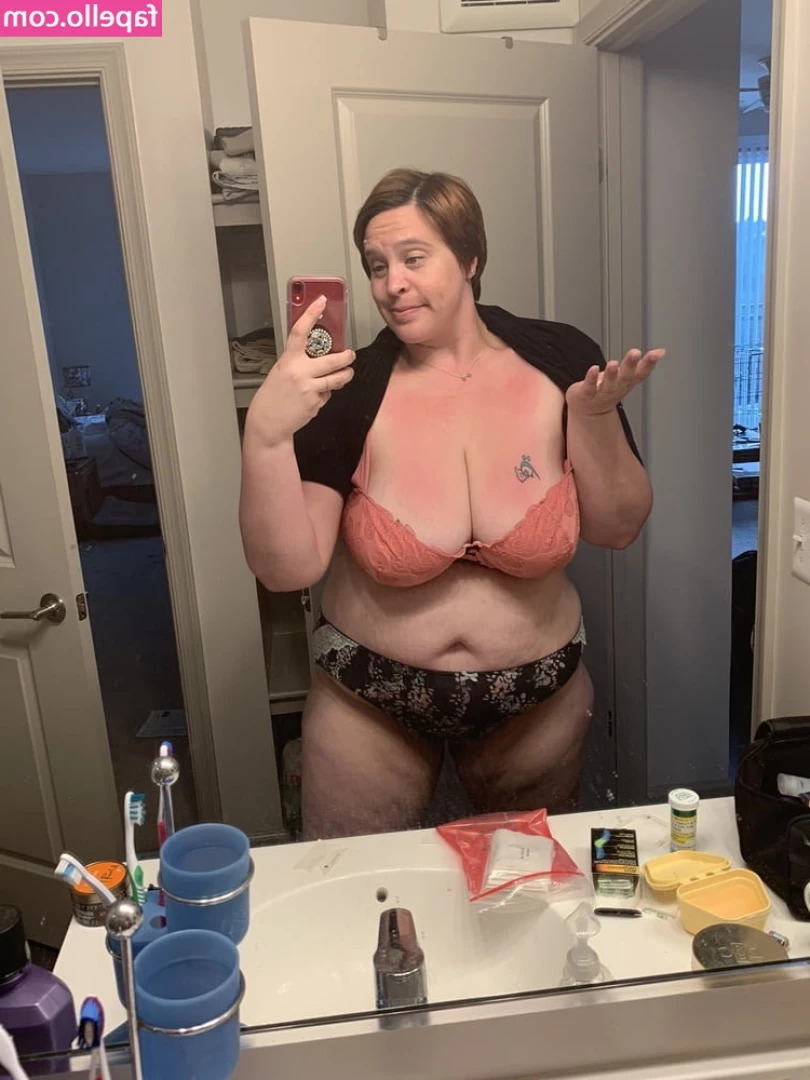 Juicy June [ juicy-june ] - lookin like a sexy cyclops or something