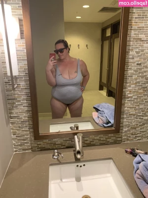 Juicy June [ juicy-june ] - Hottest Newbie    Tie breaker round      Please Swipe   to view all