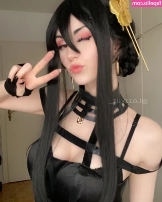 lazzyliz - Saw a pretty spider