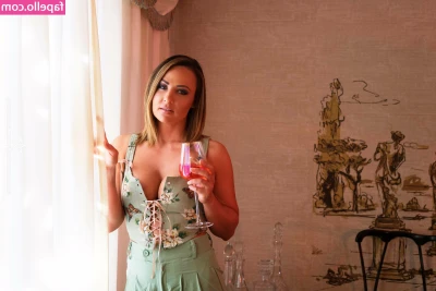 Tenille Dashwood [ tenille-dashwood ] - I'm lovin it! 😋💕
