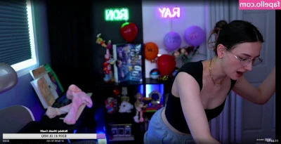 Rayactions - 🔞LOOK AT THIS HOT CUTIE🍌💦 @tender_kaya will show you her wet