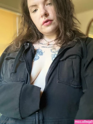 itsjusttb - Feliz viernes  Besos de su zorra