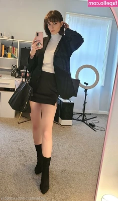 Rocketbabey - I’m online and ready to mingle 🤪