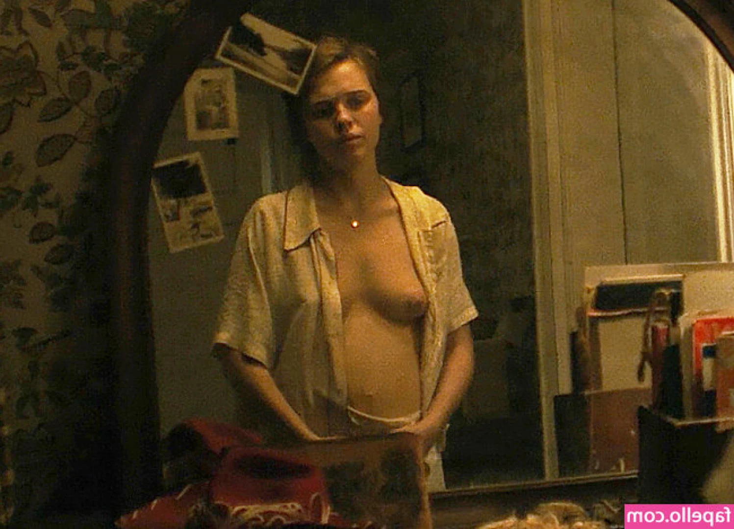 Odessa Young [ odessa-young ] - I think you’d last mmm maybe 2 minutes? 😏(Soles, toe spread,