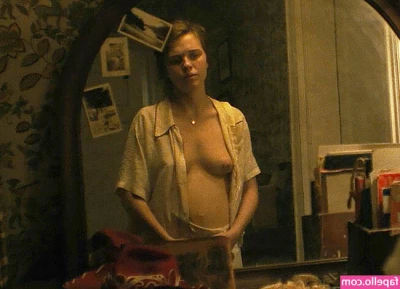 Odessa Young [ odessa-young ] - I think you’d last mmm maybe 2 minutes? 😏(Soles, toe spread,